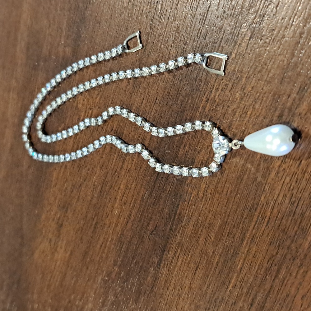 Vintage Necklace of Rhinestones and Raindrop Pearl 17"